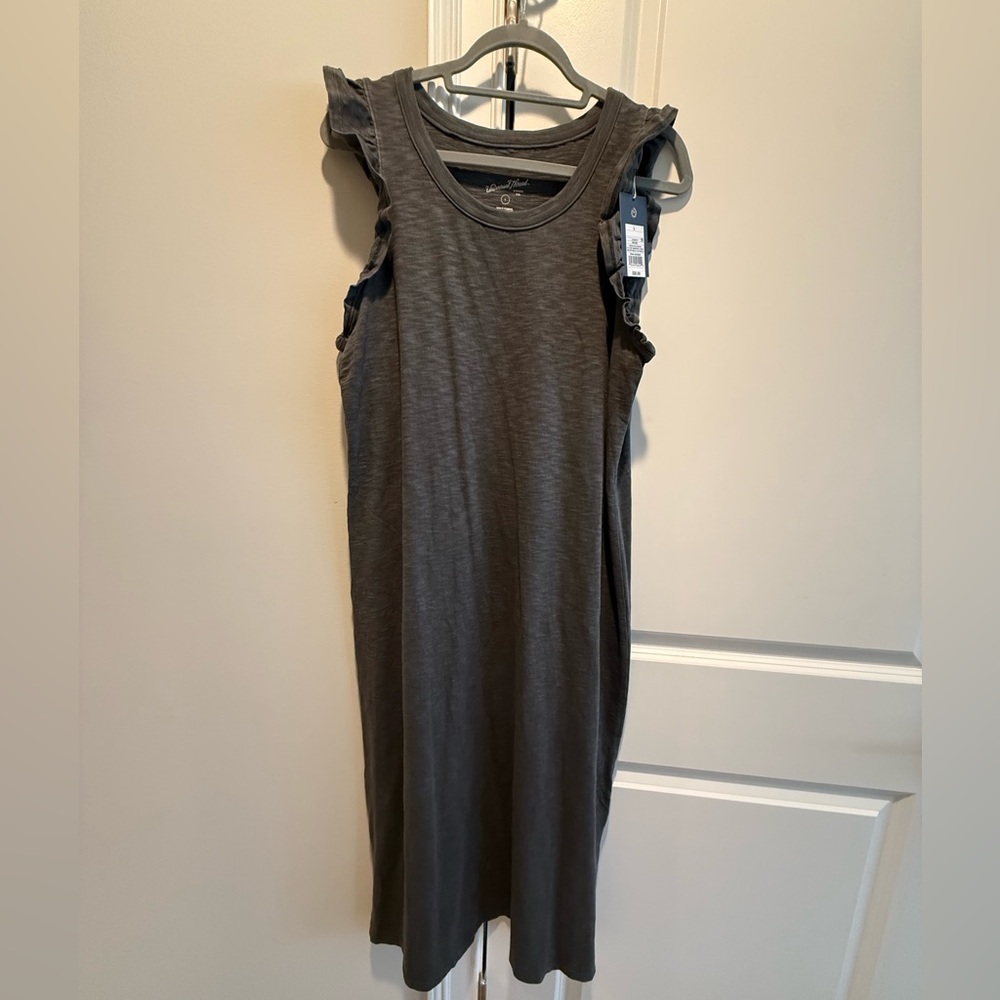 Universal Thread Charcoal Ruffle Sleeve dress